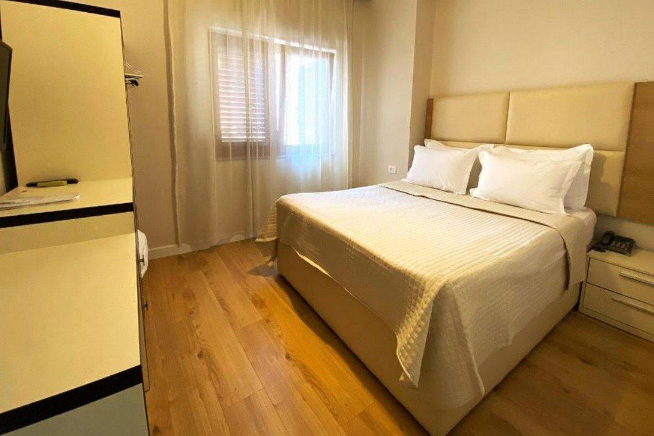 Hotel Vila E Arte City Center Tirana Kültér fotó